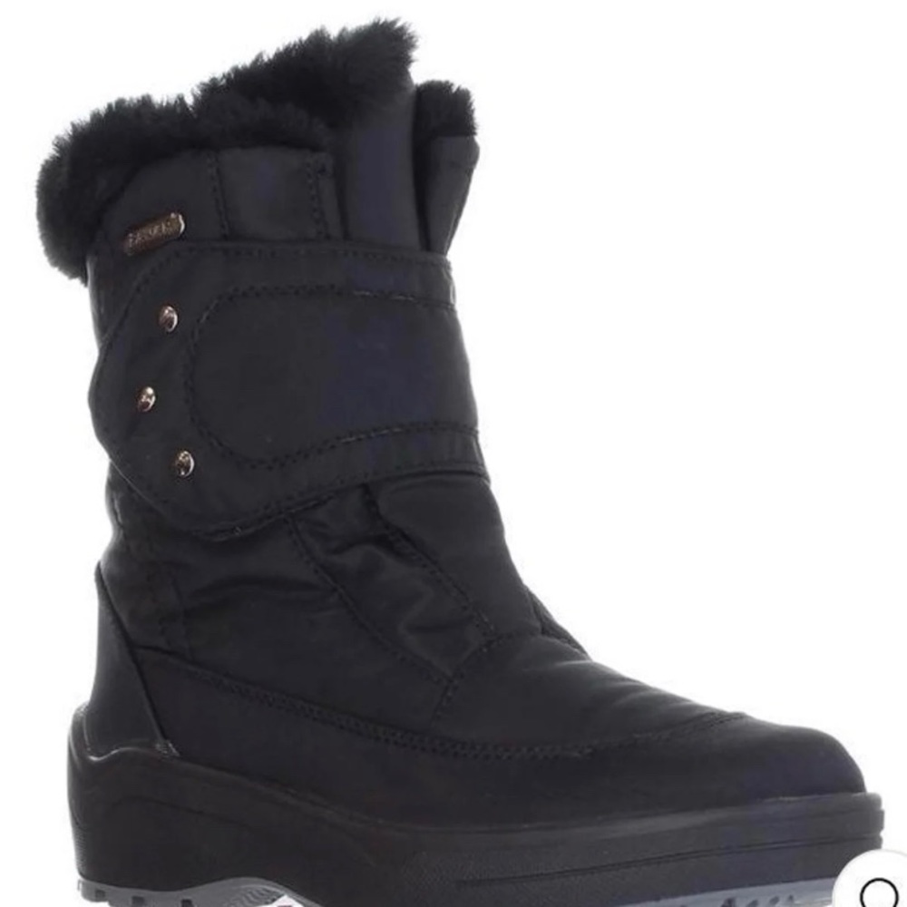 Snow boots